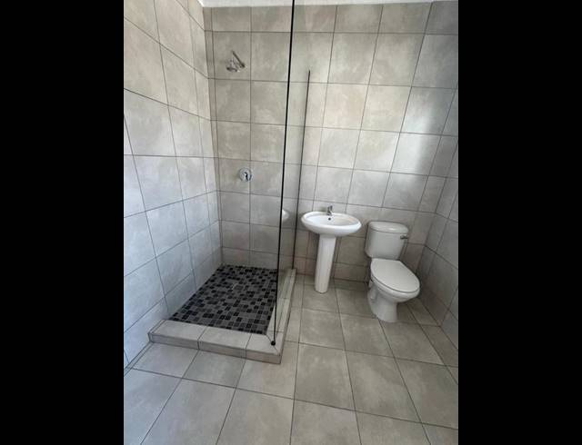 2 BEDROOM PROPERTY TO RENT IN BEZUIDENHOUT VALLEY